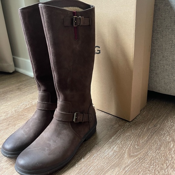 UGG boots - Picture 2 of 6